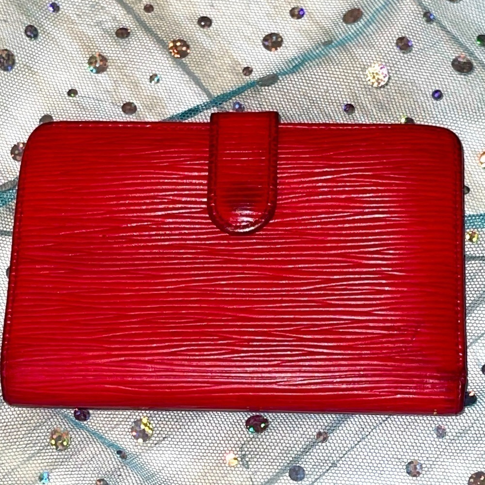 Louis Vuitton Kisslock Epi wallet